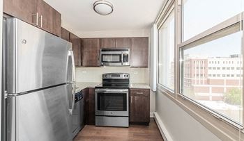 Renovated Kitchens at Park Lincoln by Reside, 2470 N Clark St, Chicago